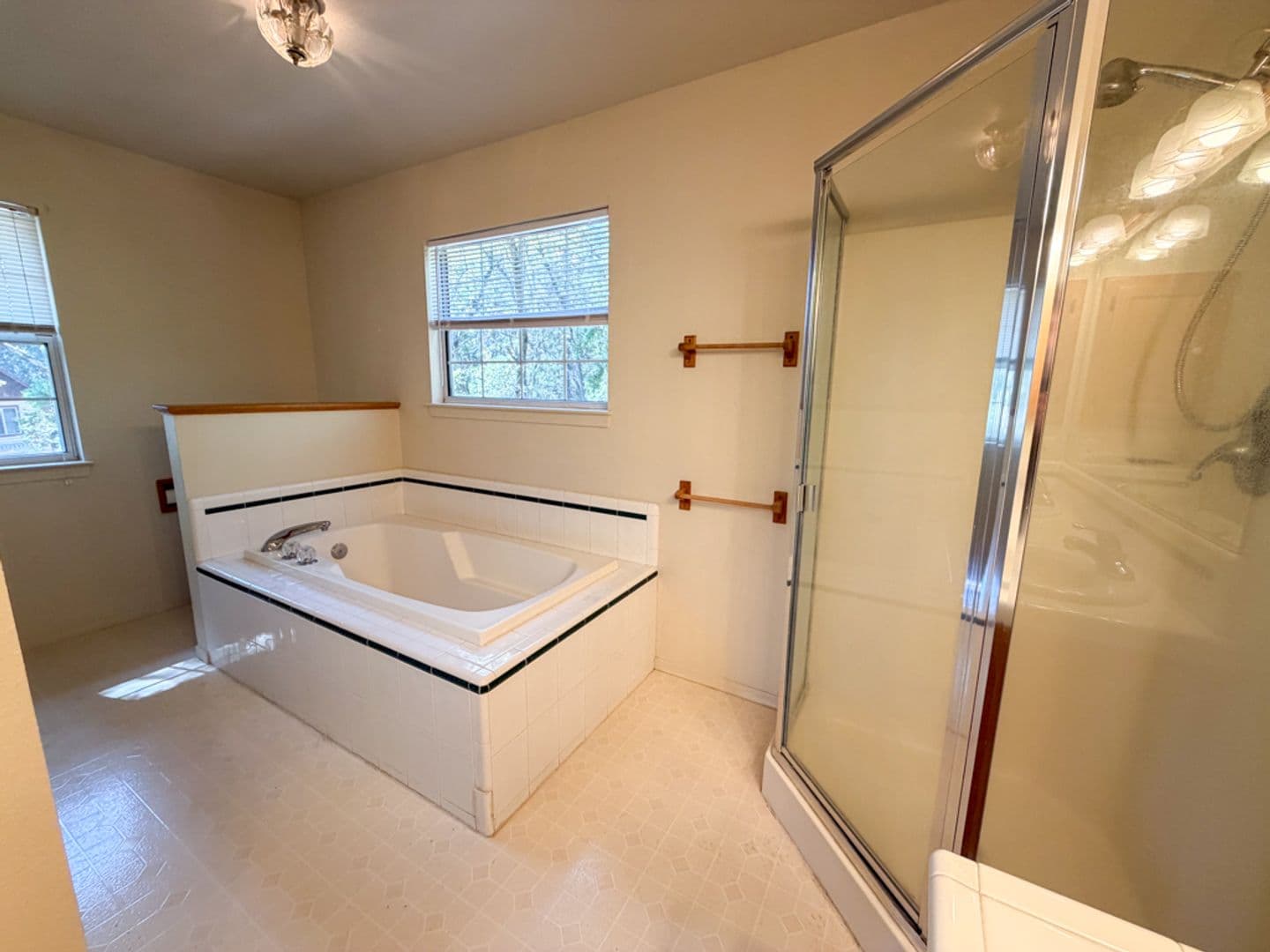Forest Ranch House: 4896 Chateau Way