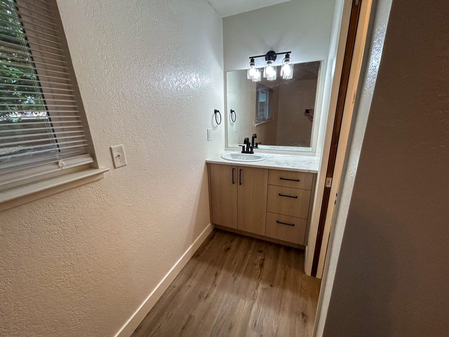 Redding House: 737 Estate St