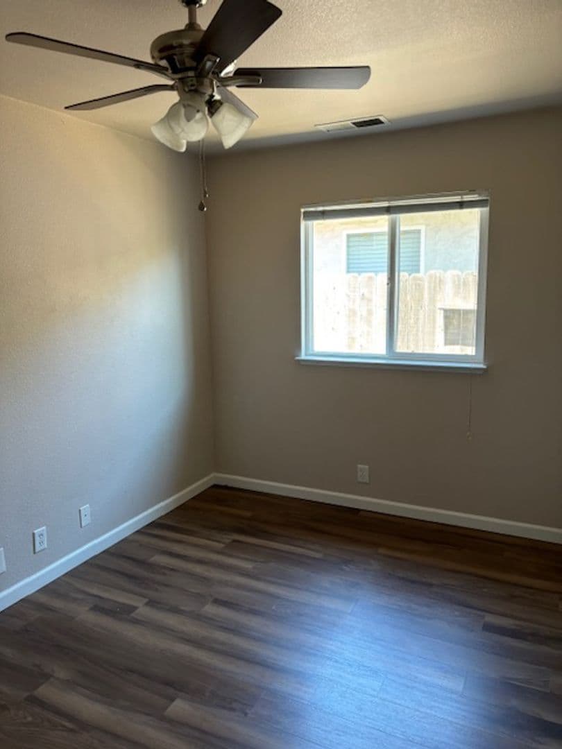Chico House: 10 N Valley Court