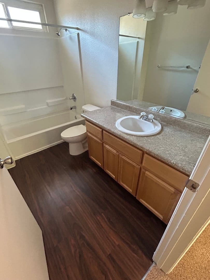Chico Apartment: 390 Rio Lindo Avenue