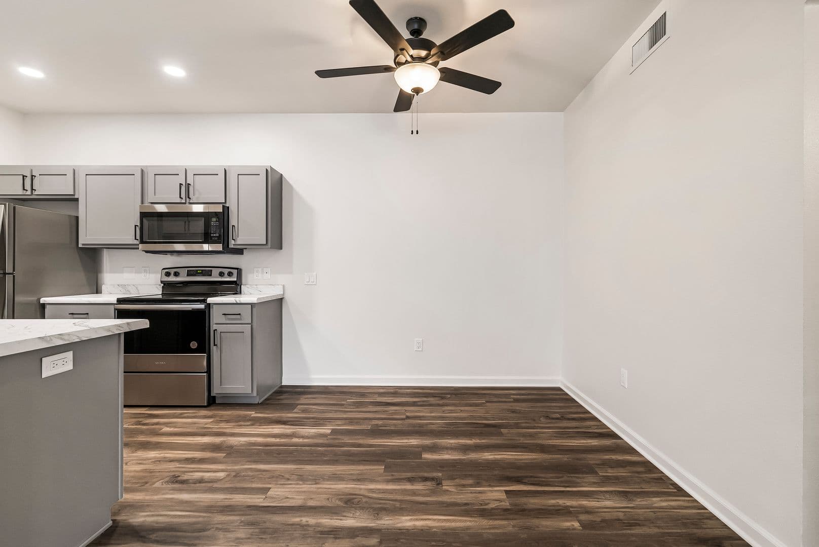 Chico Apartment: 100 Sterling Oaks Drive