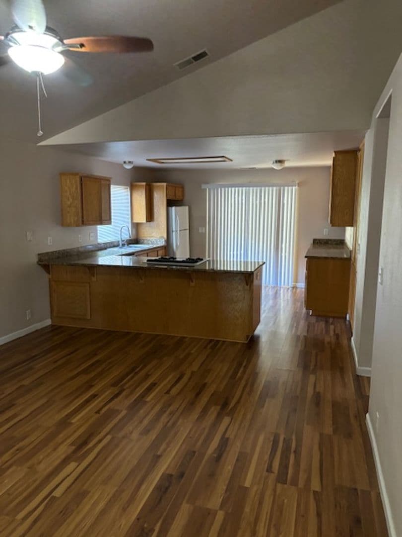 Chico House: 10 N Valley Court
