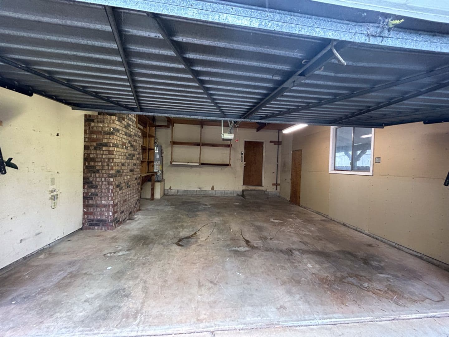 Redding House: 737 Estate St