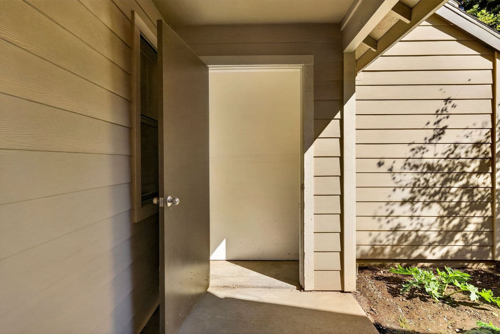 Chico Apartment: One Illahee Lane