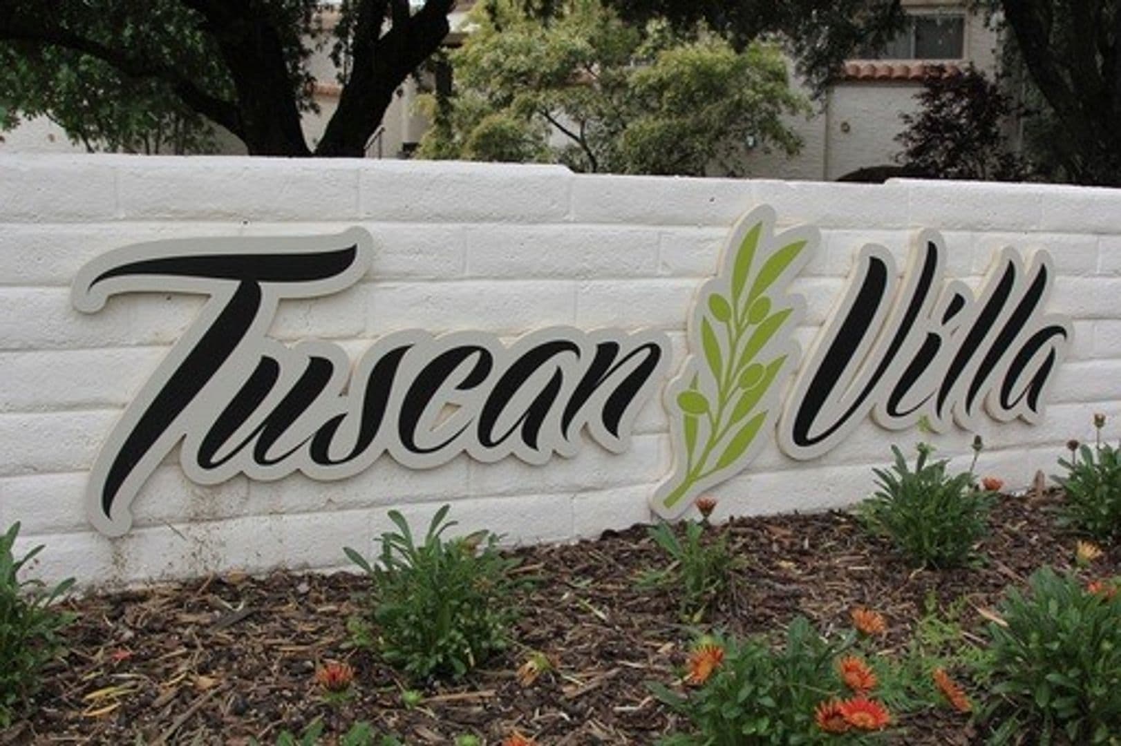 Oroville Apartment: 76-85 Tuscan Villa Dr.