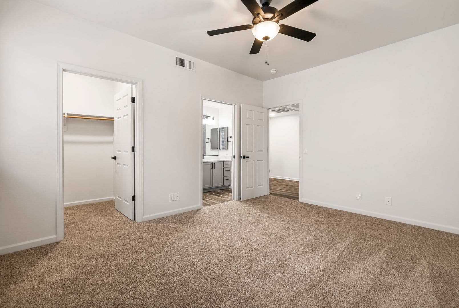 Chico Apartment: 100 Sterling Oaks Drive