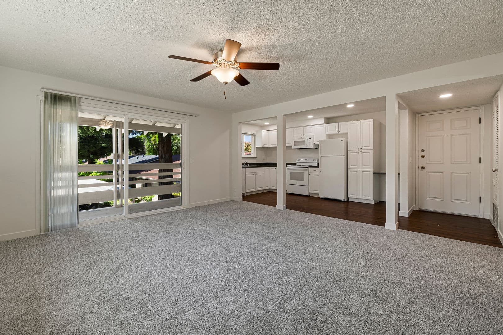 Chico Apartment: 390 Rio Lindo Avenue