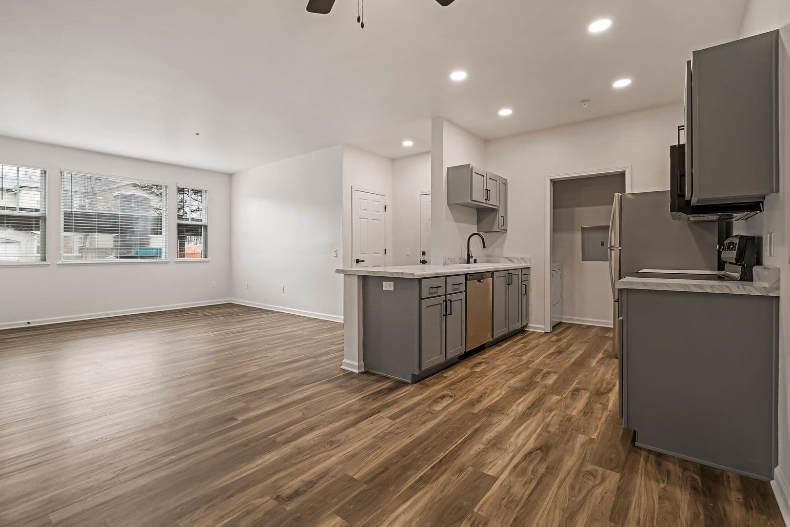 Chico Apartment: 100 Sterling Oaks Drive