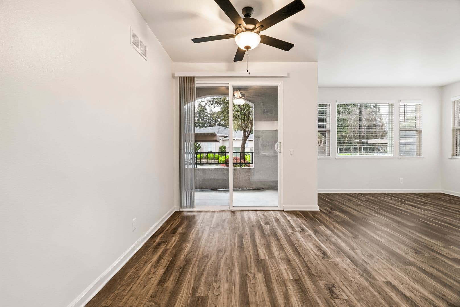 Chico Apartment: 100 Sterling Oaks Drive