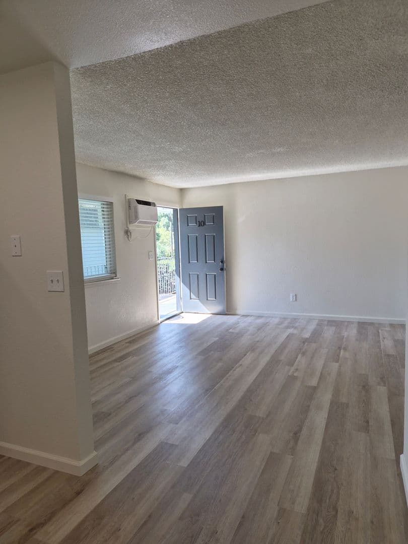 Yuba City Apartment: 411 Bird Street