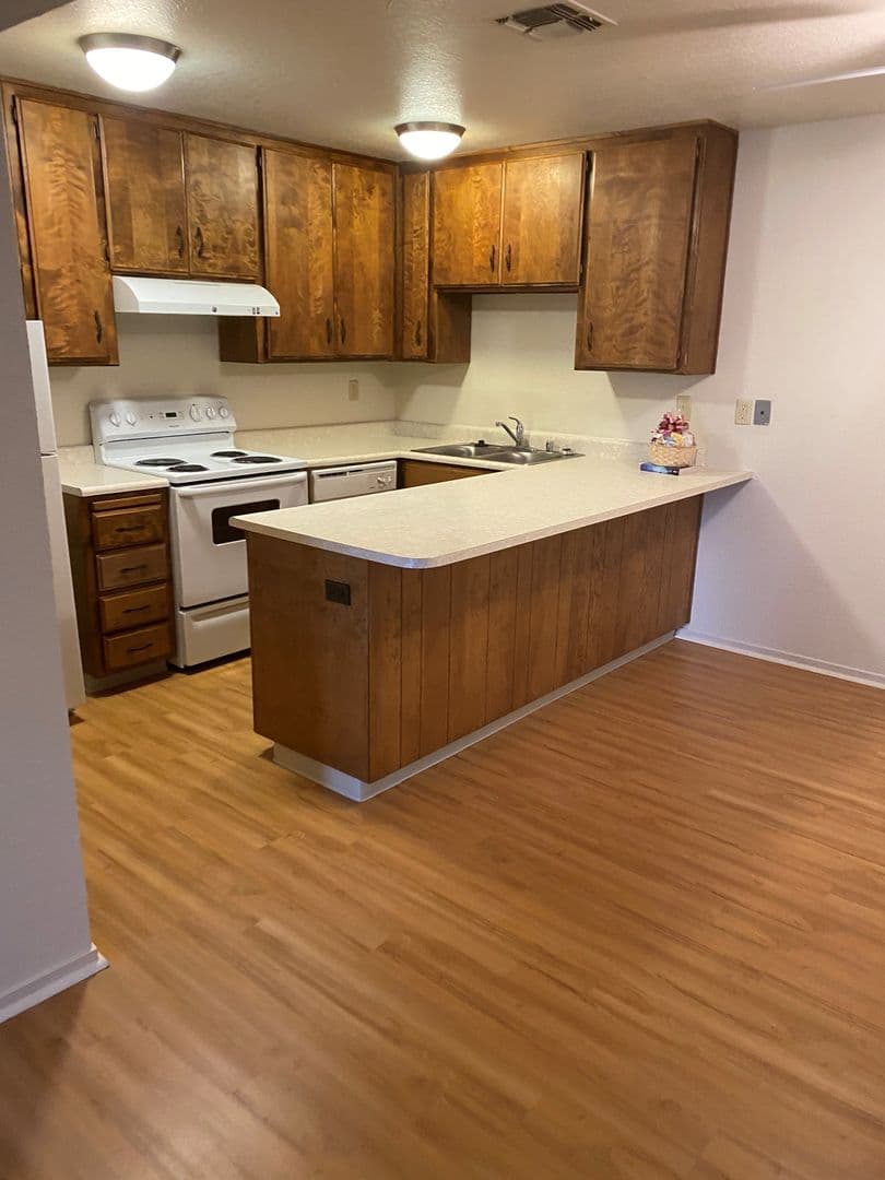 Oroville Apartment: 76-85 Tuscan Villa Dr.