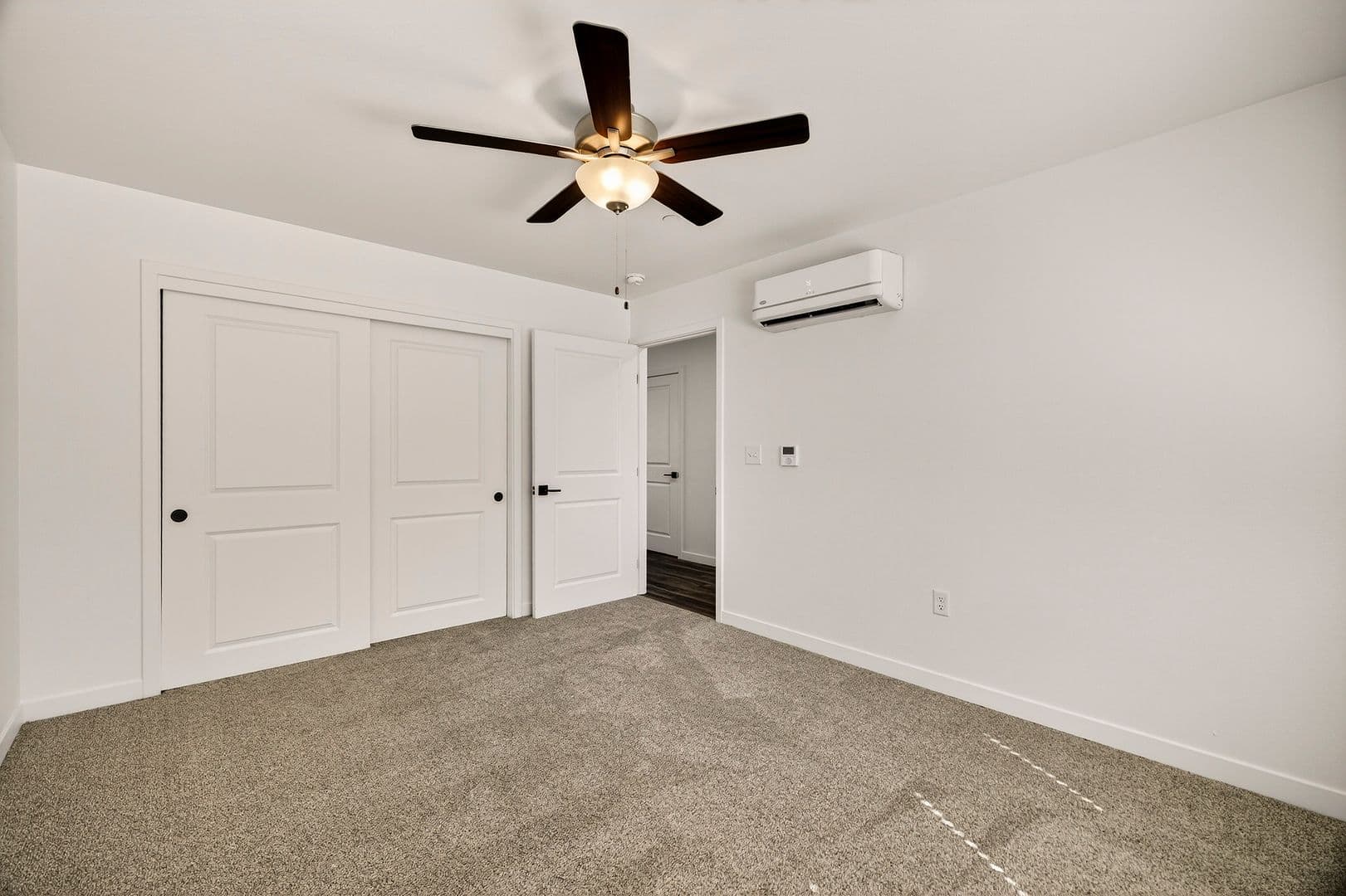 Paradise Apartment: 1220-1230 Elliott Road