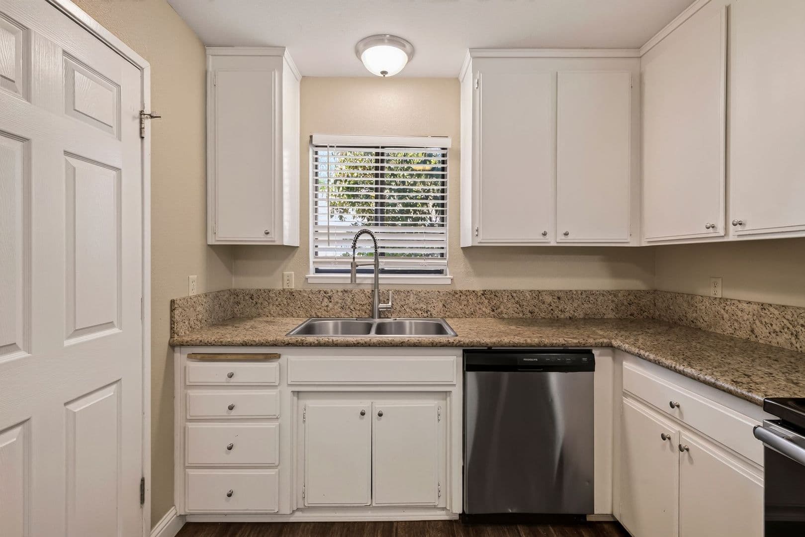 Davis Apartment: 5251 Glide Drive