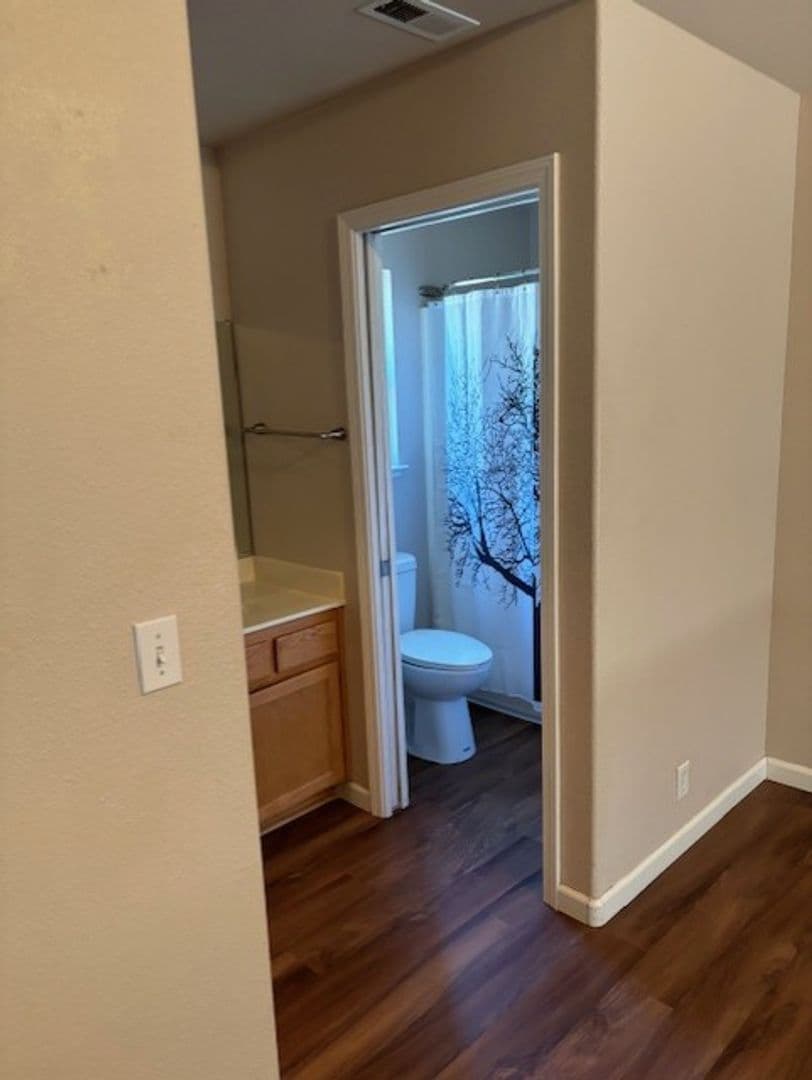 Chico House: 10 N Valley Court