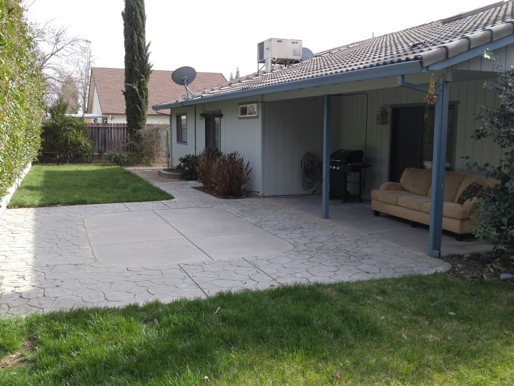 Redding House: 6827 Creekside St.