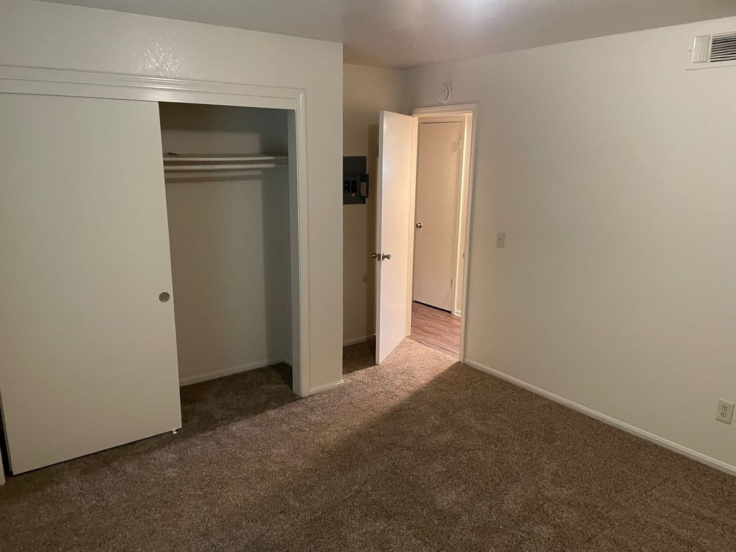 Chico Apartment: 923 W. East Ave.