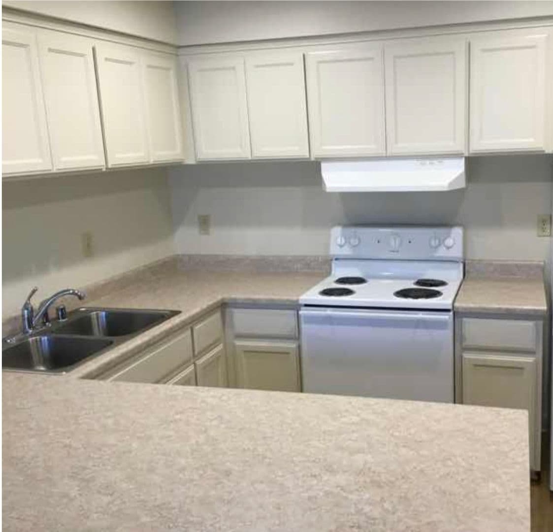Chico Apartment: 1080 E. Lassen Avenue