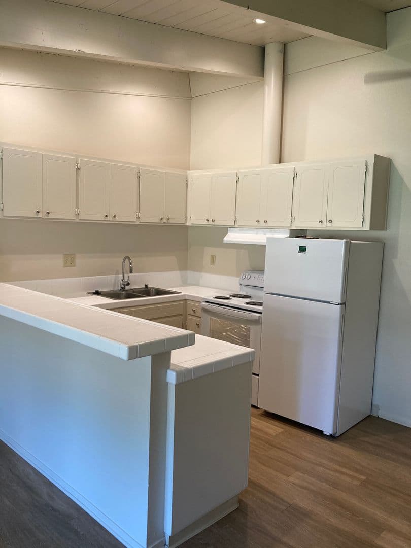 Chico Apartment: 1080 E. Lassen Avenue