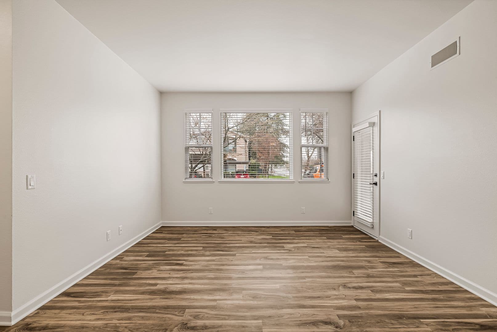 Chico Apartment: 100 Sterling Oaks Drive