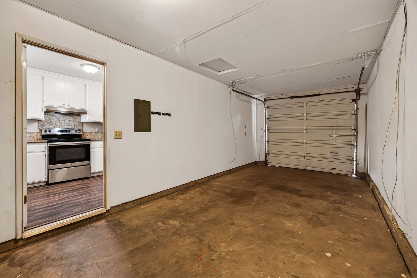 Davis Apartment: 5251 Glide Drive