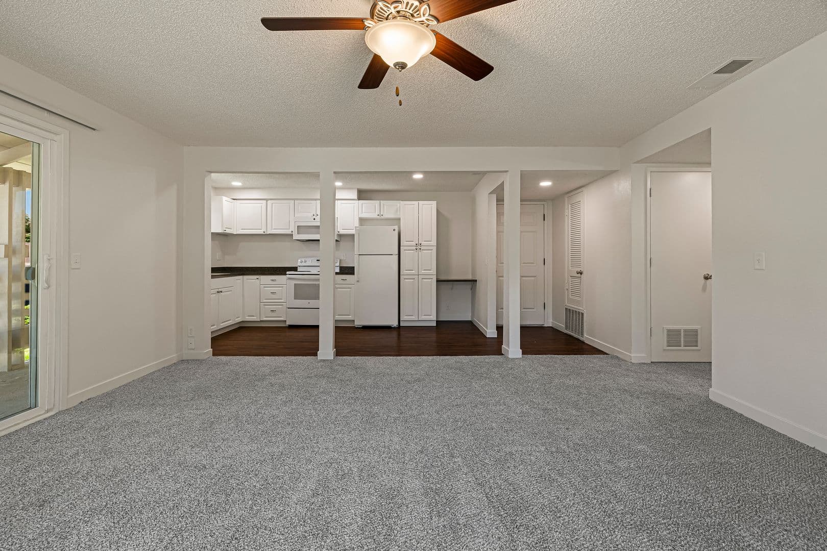 Chico Apartment: 390 Rio Lindo Avenue