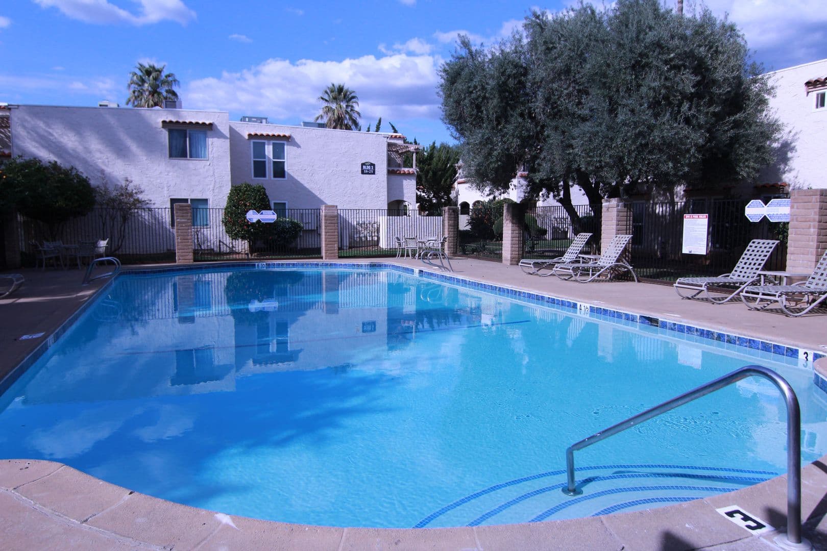 Oroville Apartment: 76-85 Tuscan Villa Dr.