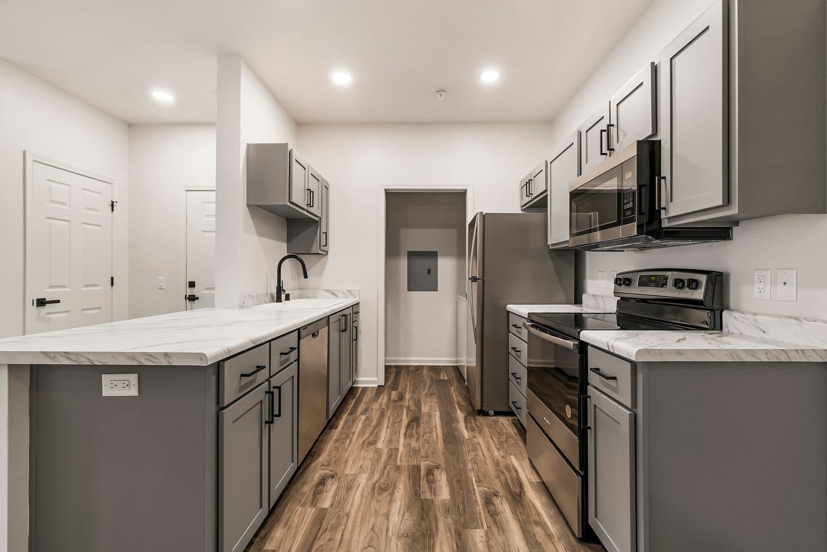 Chico Apartment: 100 Sterling Oaks Drive