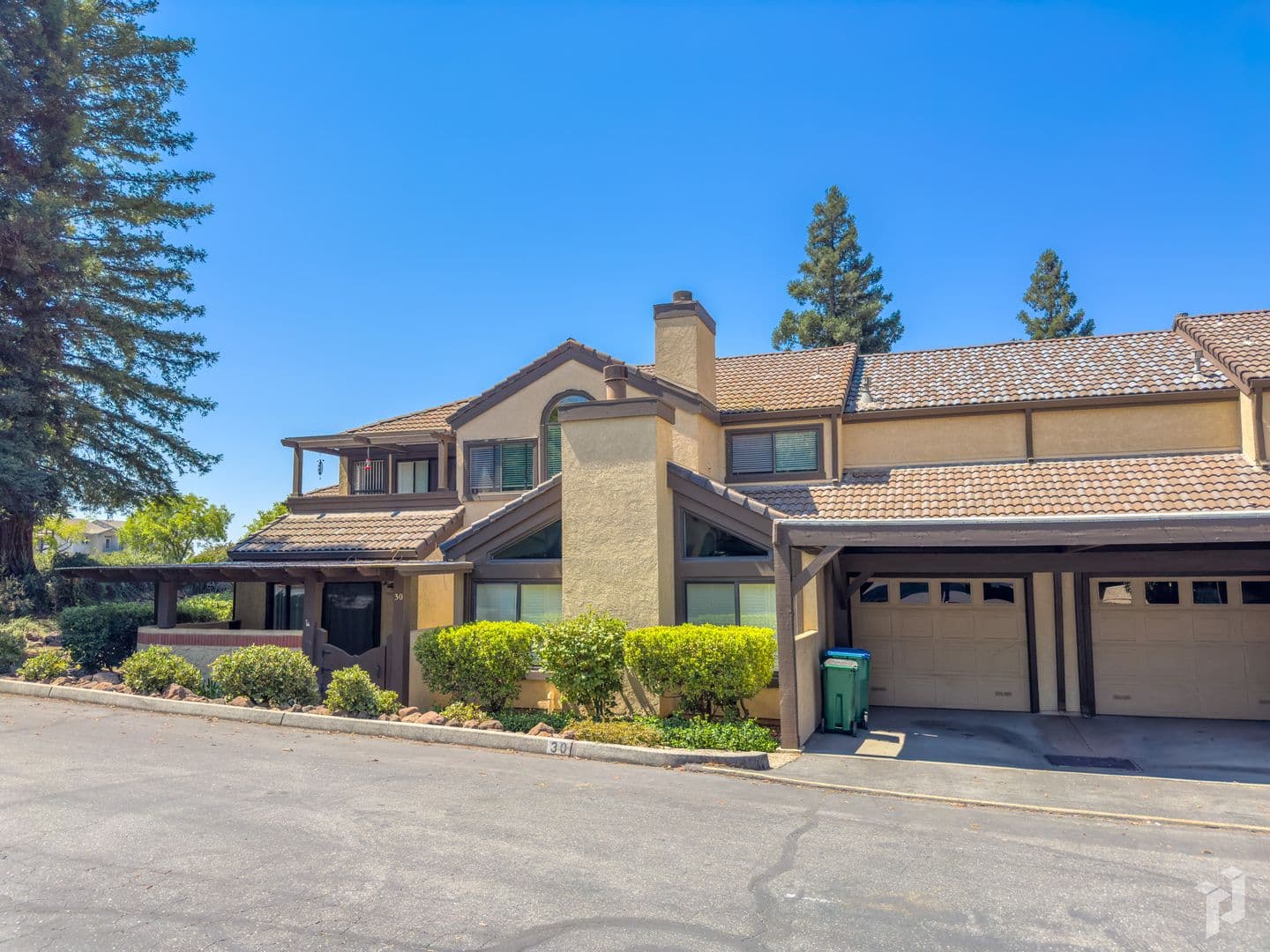 Chico House: 30 Sierra Lakeside Ln.