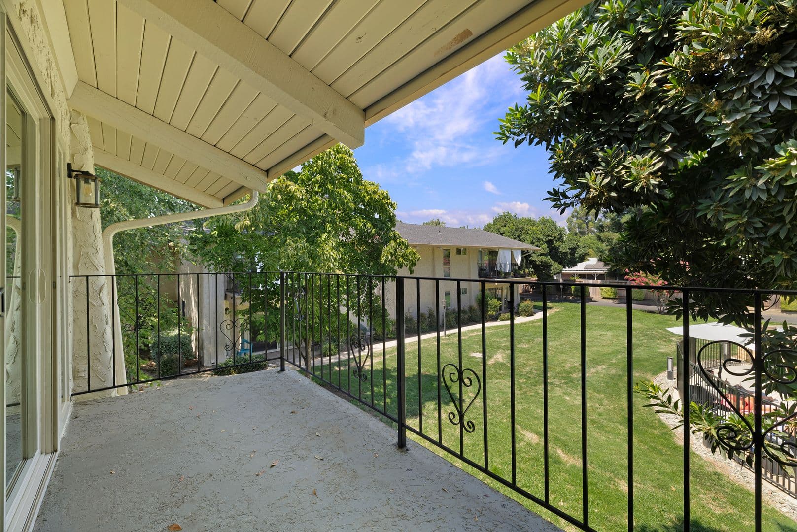 Chico Apartment: 1385 E. Lindo Avenue