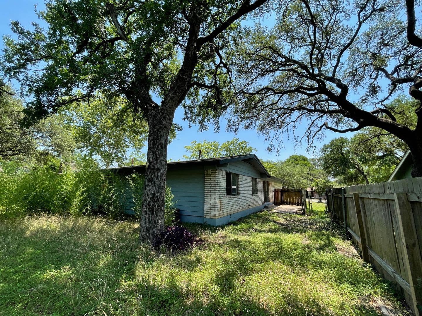 Austin Apartment: 914 Beaver Trail