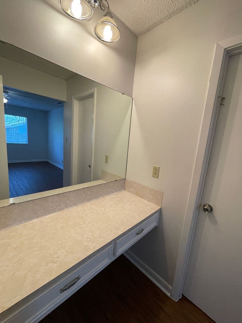Austin Apartment: 914 Beaver Trail