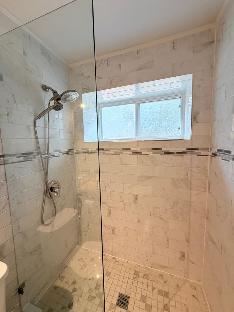 Leander House: 1605 Parkwood Drive