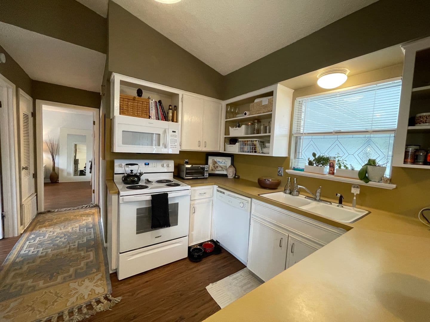 Austin Apartment: 914 Beaver Trail