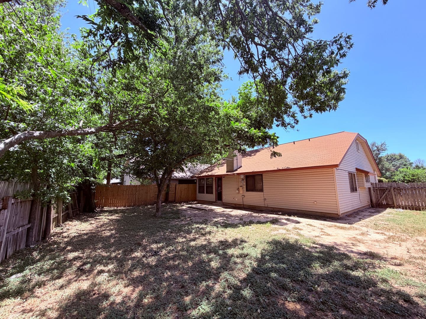 Round Rock House: 2013 James Place