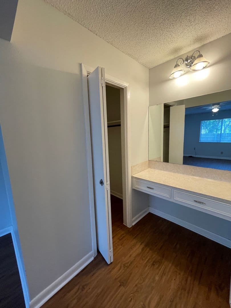 Austin Apartment: 914 Beaver Trail