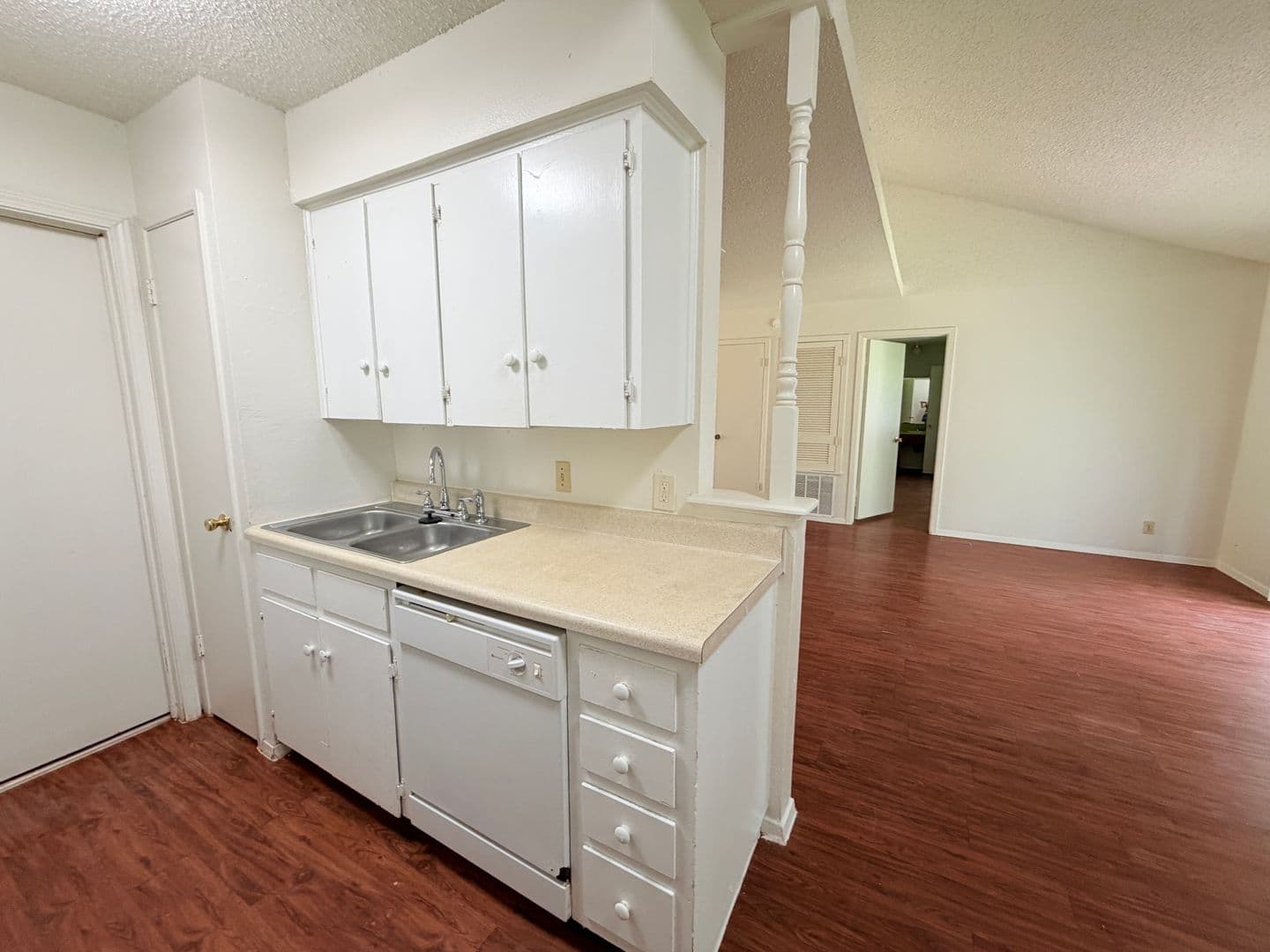 Austin House: 5206 Village Trail