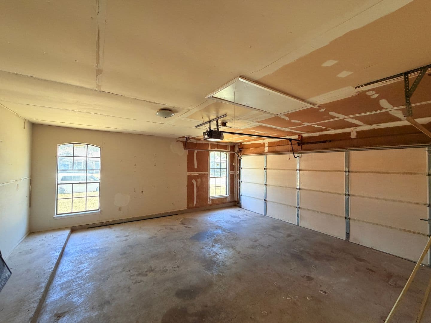 Round Rock House: 2013 James Place