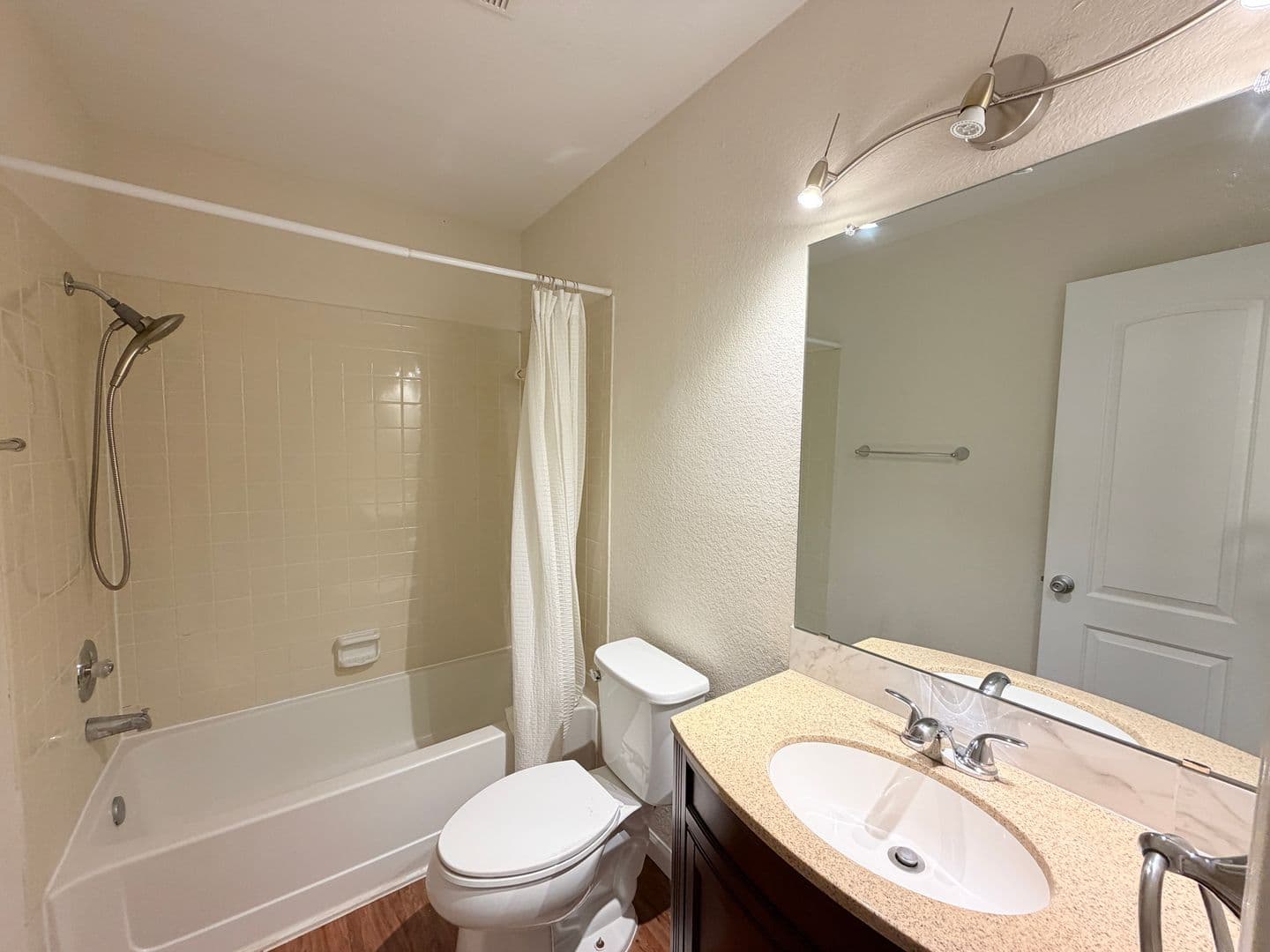 Leander House: 1605 Parkwood Drive