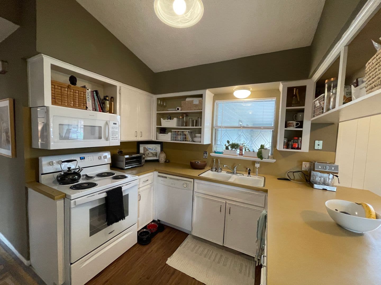 Austin Apartment: 914 Beaver Trail