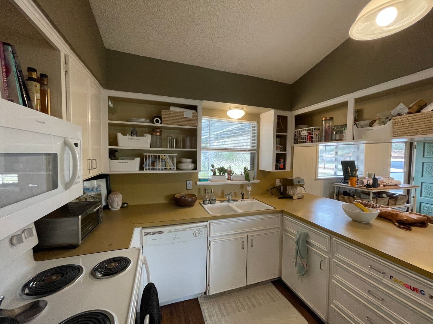Austin Apartment: 914 Beaver Trail