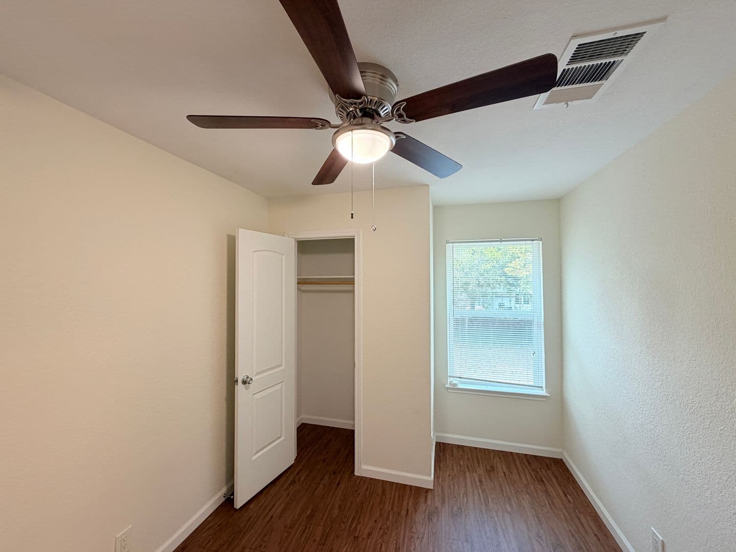Leander House: 1605 Parkwood Drive