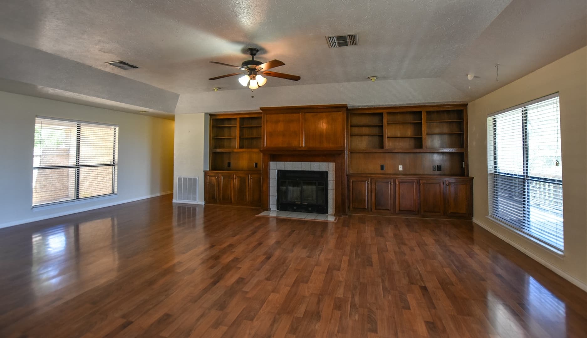 Kerrville House: 1008 Linda Joy