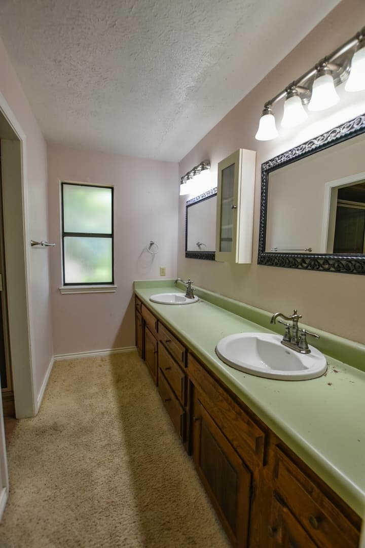 Kerrville House: 1008 Linda Joy