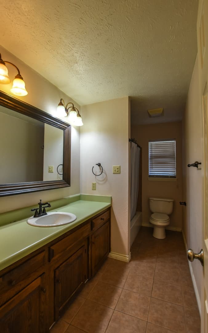 Kerrville House: 1008 Linda Joy