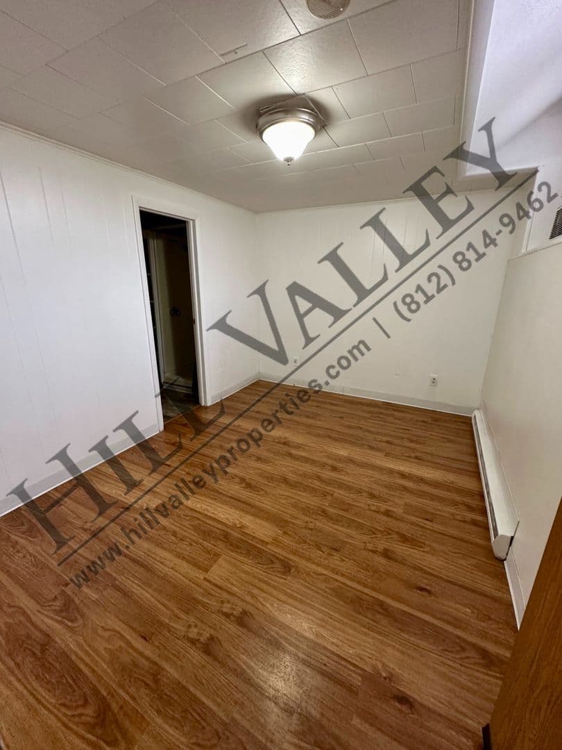 Terre Haute Apartment: 6 McKinley Blvd