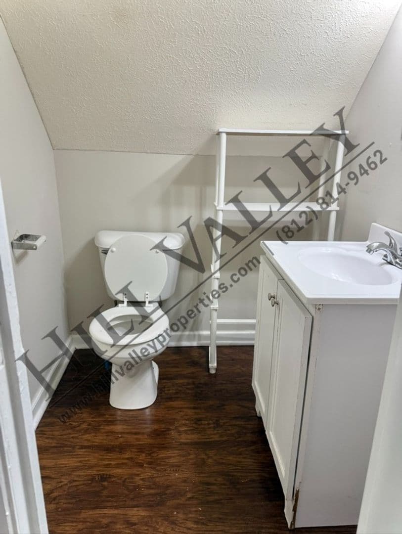 Terre Haute Apartment: 926 S Center St