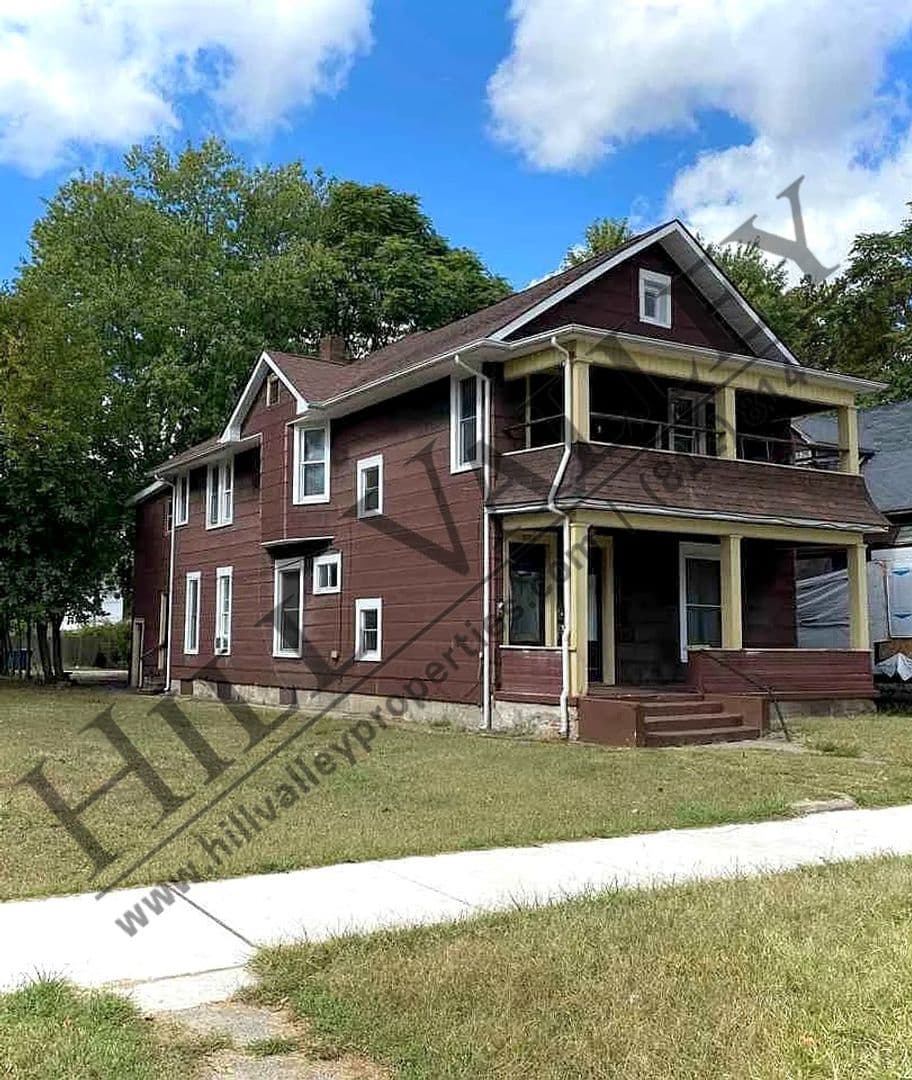 Terre Haute Apartment: 1032 N 9th St