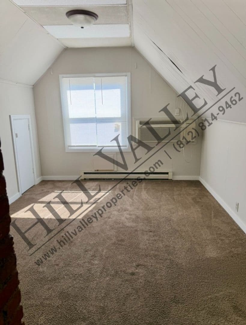 Terre Haute Apartment: 926 S Center St