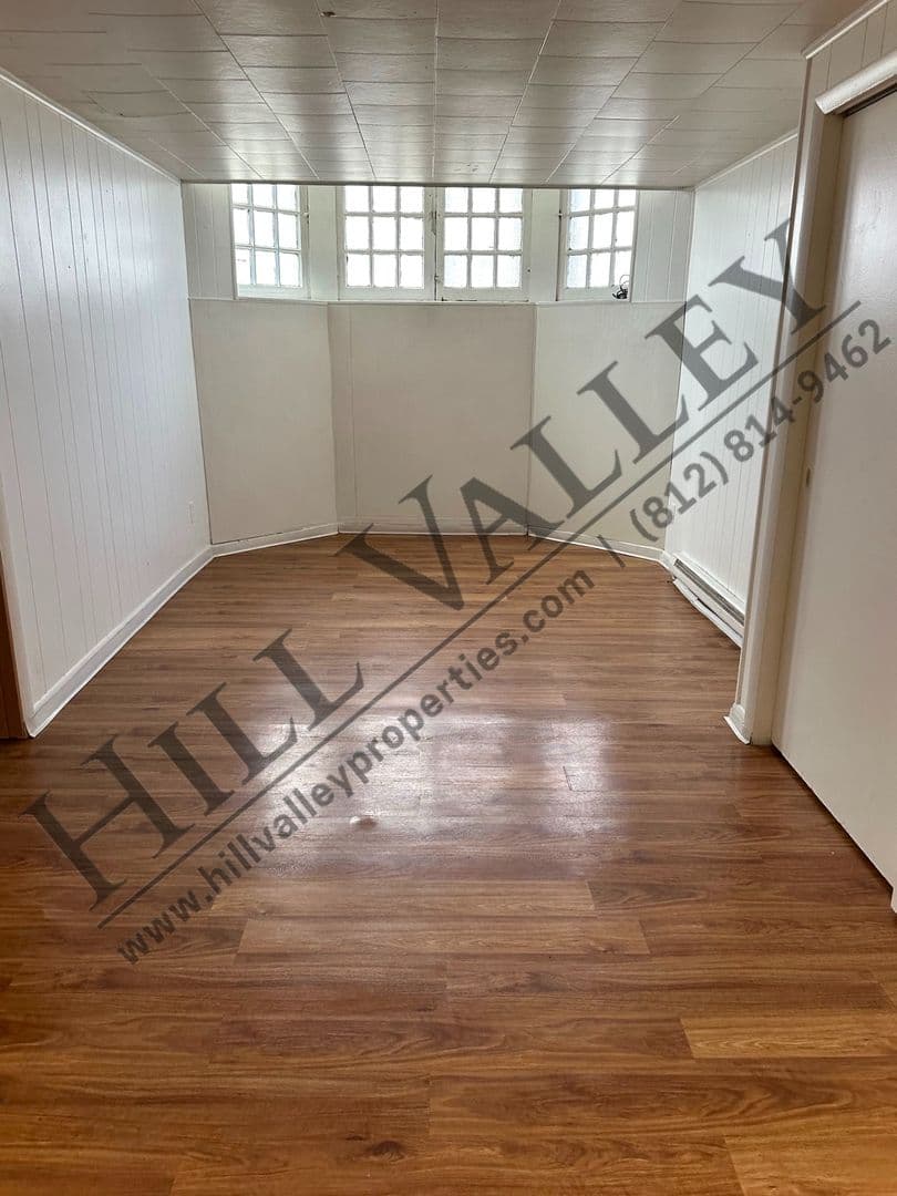 Terre Haute Apartment: 6 McKinley Blvd