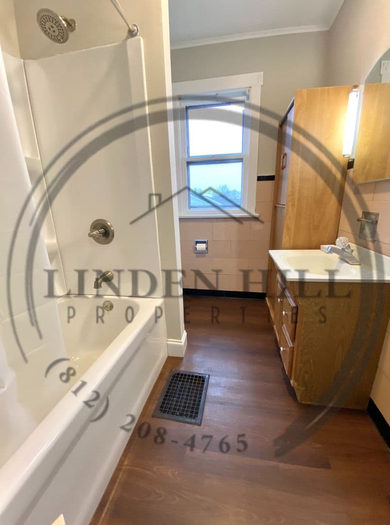 Terre Haute Apartment: 635 S 25th St